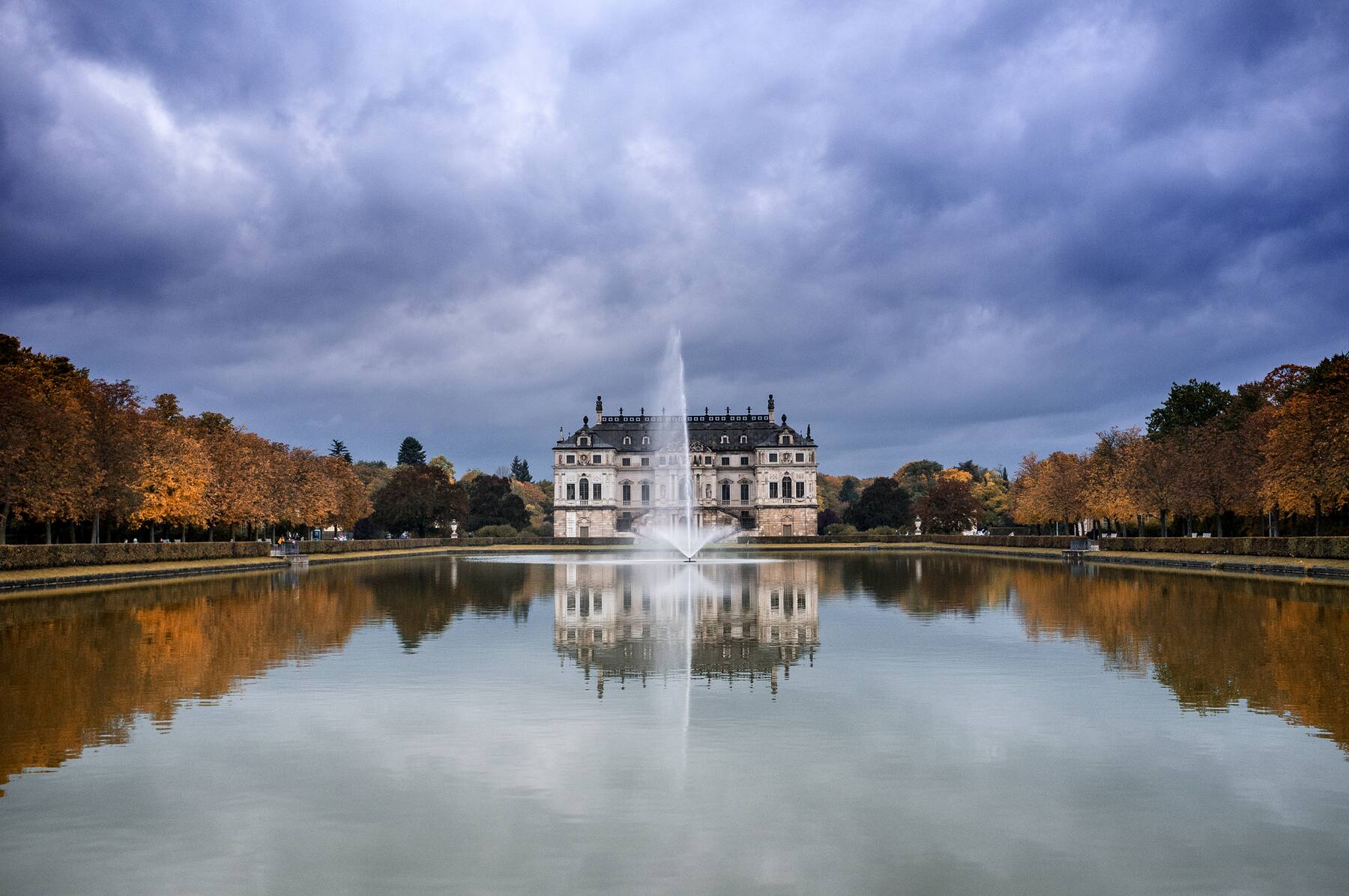 Palais im Großen Garten reflected in its pool